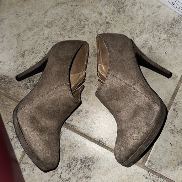 MERONA Molly nude suede boot heels, size 9! - Picture 3 of 5